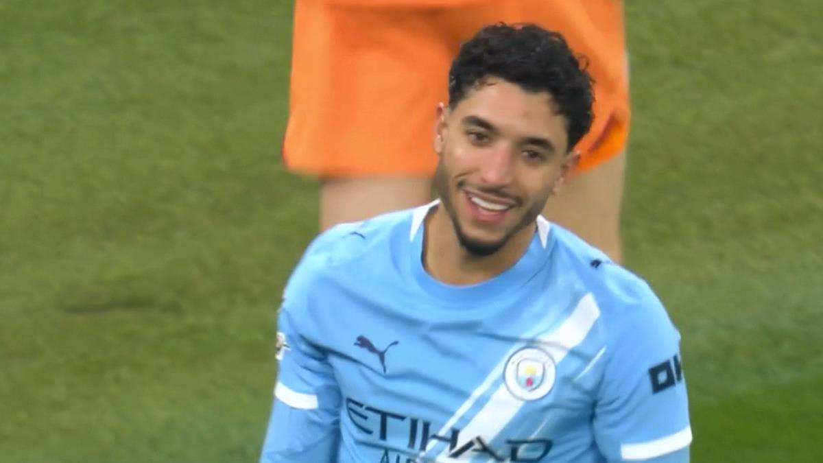 تحليل أداء عمر مرموش: كيف تفاعلت جماهير مانشستر سيتي مع قرارات جوارديولا الصادمة؟