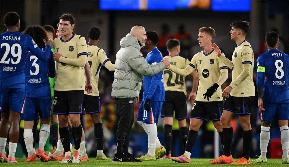 تحليل معمق: كيف يهدد تأثير الأخطاء الفردية على برشلونة مسيرته في دوري الأبطال؟