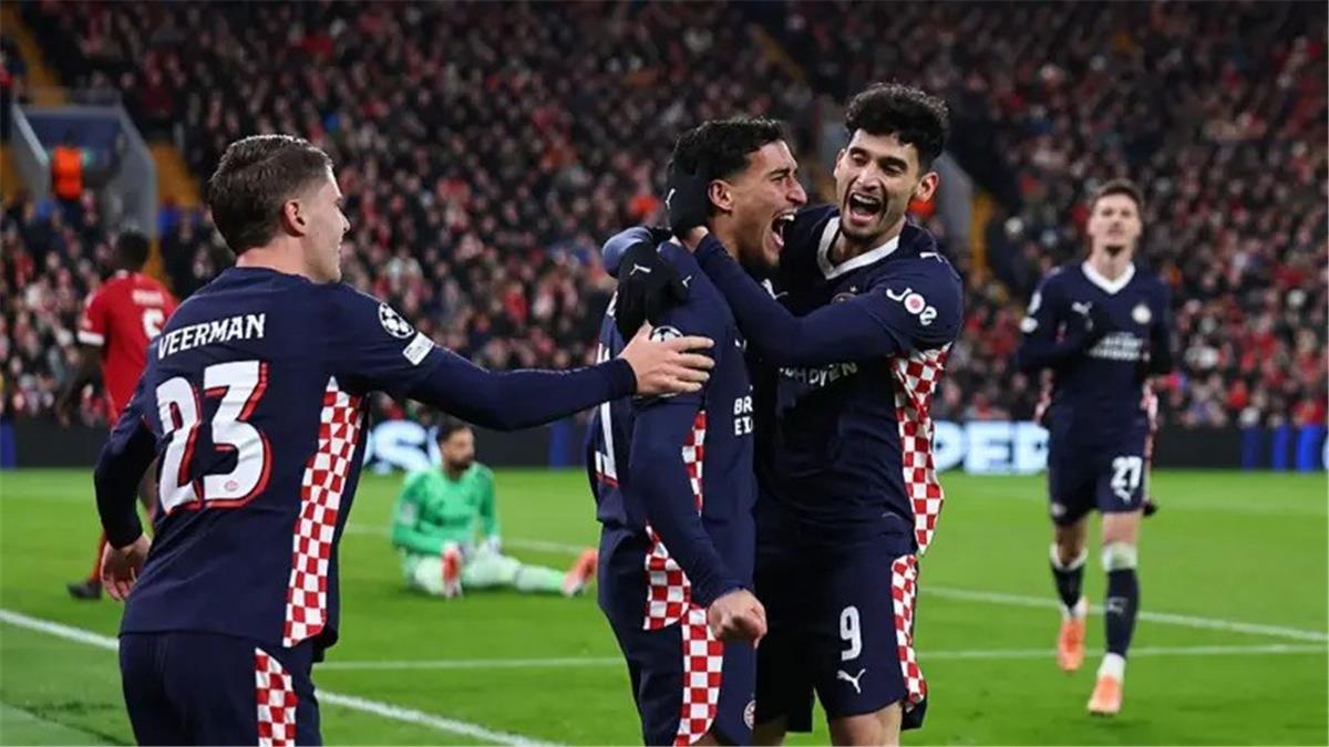 دريوش يتألق: تفاصيل حاسمة حول هدف دريوش الثالث PSV ليفربول في دوري الأبطال