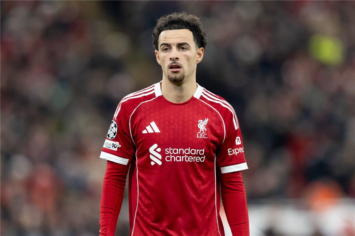 غضب عارم في أنفيلد: رد فعل لاعبي ليفربول بعد خسارة آيندهوفن وتدهور الأداء التاريخي