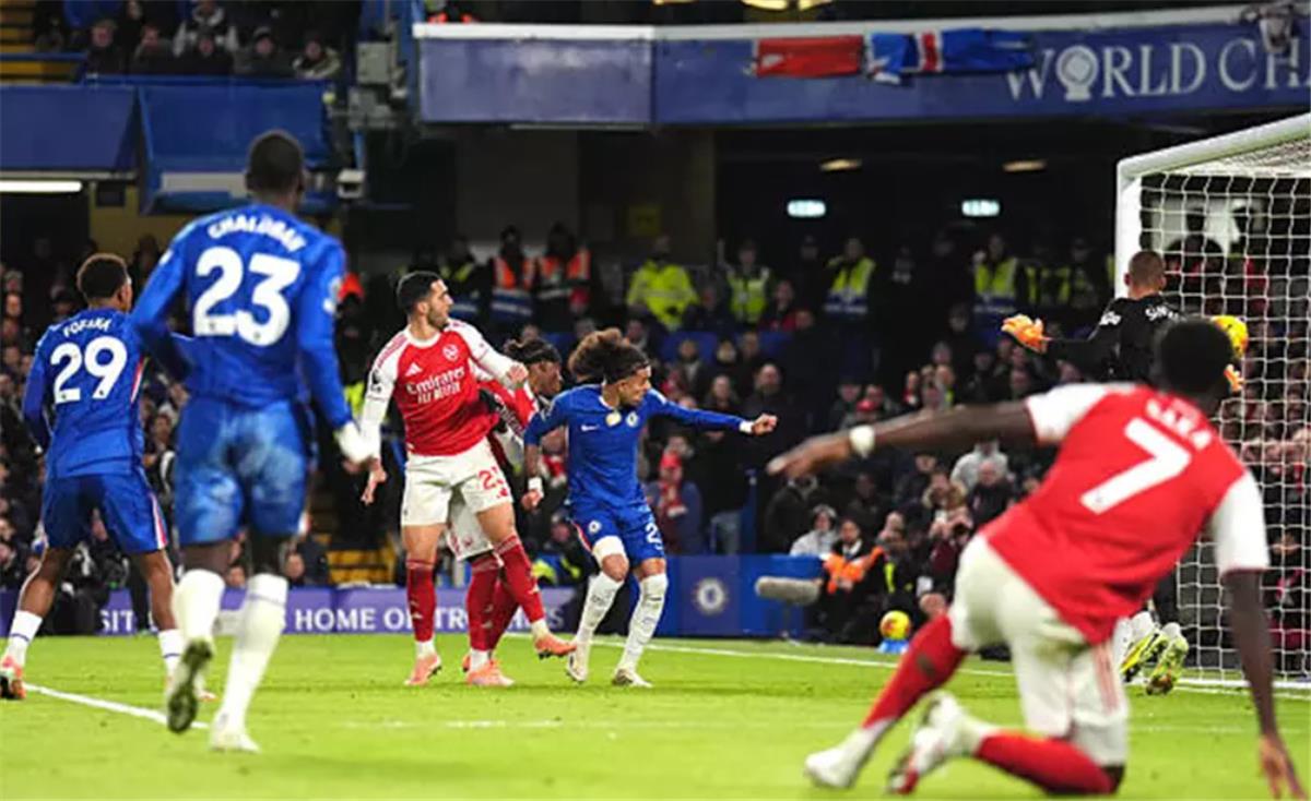 ملحمة التعادل: كيف انتزع تشيلسي نقطة ثمينة من آرسنال بـ10 لاعبين في البريميرليج