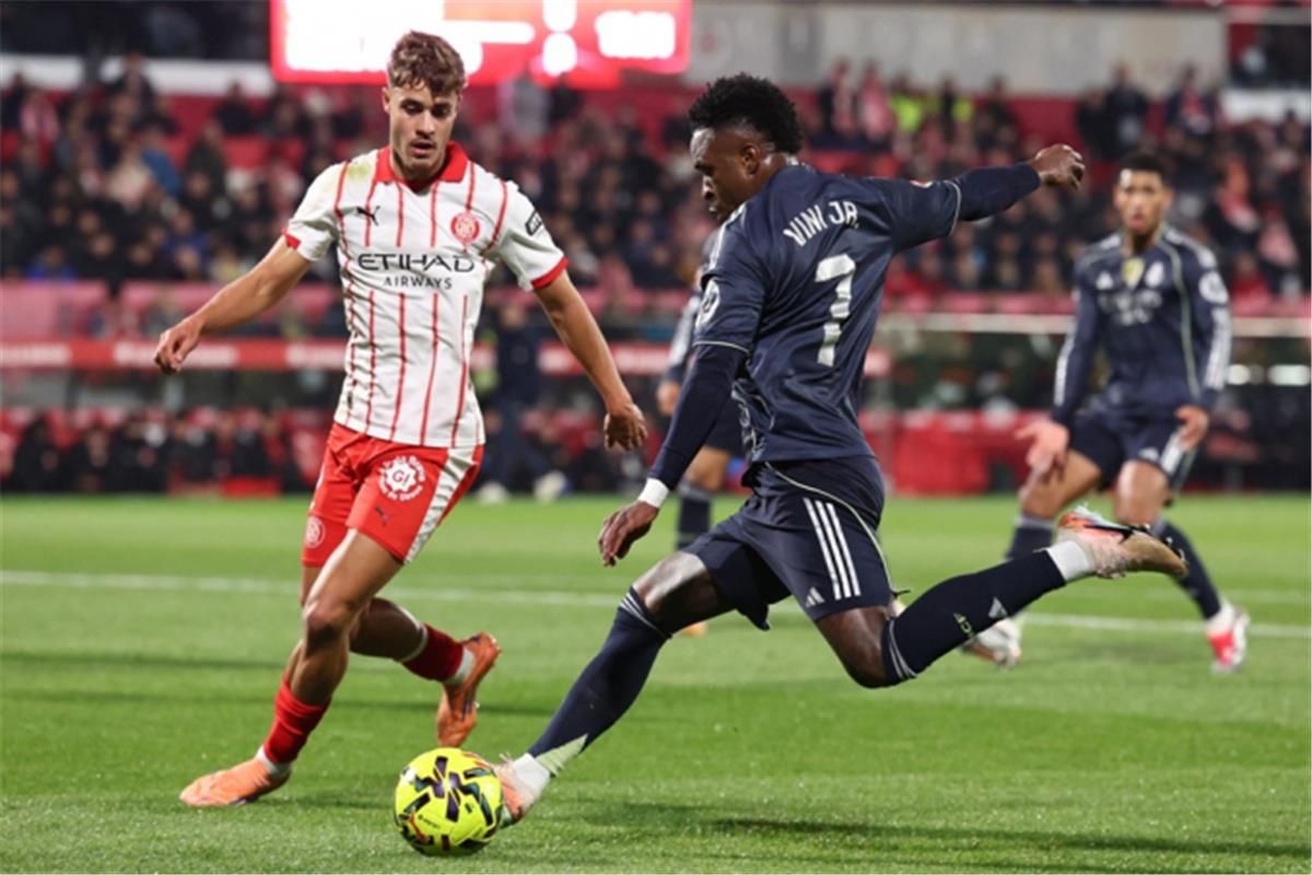 تفاقم التوتر: صدام فينيسيوس جونيور وجماهير الدوري الإسباني بهتاف كرة الشاطئ يثير الجدل