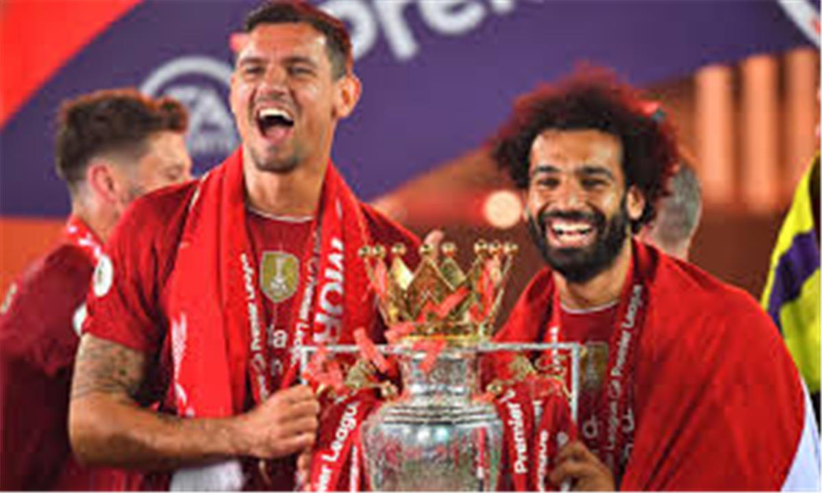 صراع الكواليس: تفاصيل دفاع لوفرين عن محمد صلاح في أزمة ليفربول