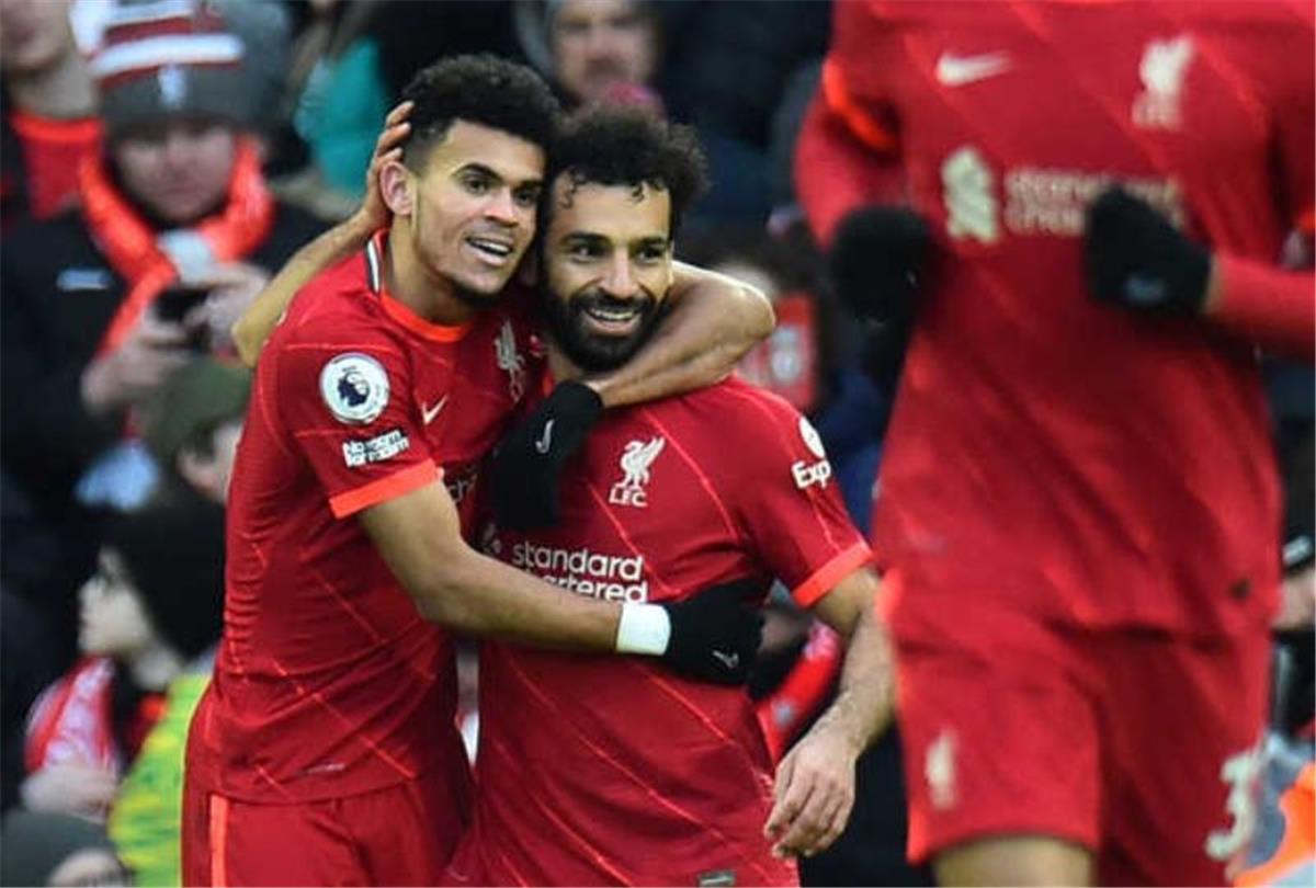 لويس دياز يُفصح عن تأثير محمد صلاح العميق في مسيرته الكروية بليفربول