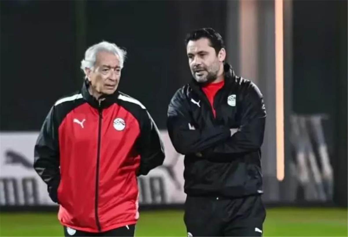 أحمد حسن يكشف كواليس منتخب مصر الثاني في كأس العرب ويرد على اتهامات ‘صناعة التريند’