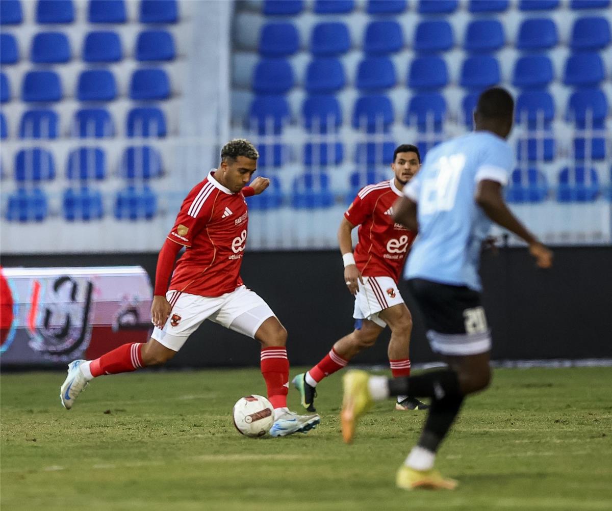 صدمة حمراء: تحليل هزيمة الأهلي في كأس الرابطة أمام غزل المحلة بثنائية مفاجئة