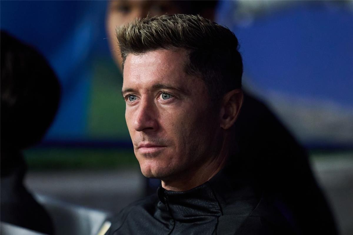 تصريحات مثيرة: ليفاندوفسكي يكشف كواليس حاسمة حول مستقبله مع برشلونة وأهدافه النهائية