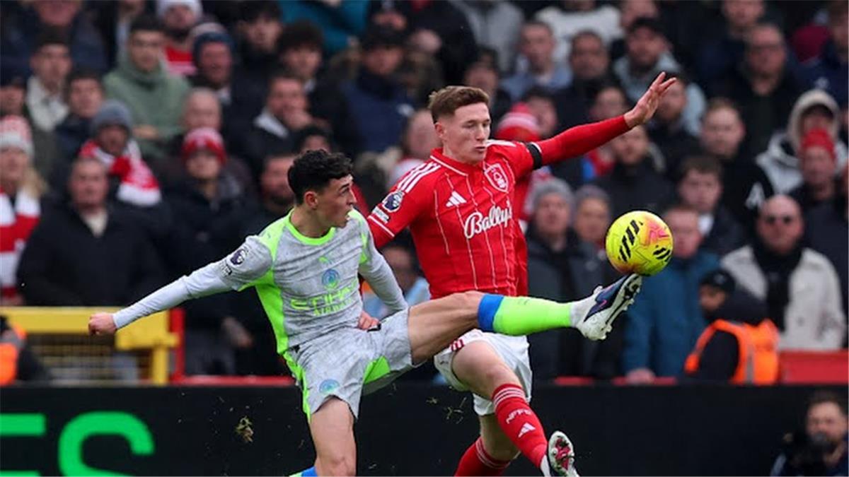 انتصار حاسم: مانشستر سيتي يتصدر الدوري الإنجليزي بثنائية رائعة على نوتينجهام