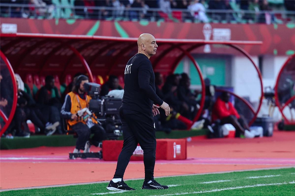 الكشف عن رسالة حسام حسن السرية للاعبي منتخب مصر عقب التعادل مع أنجولا في كأس الأمم الإفريقية 2025