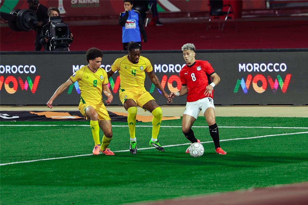 حصريًا: الكشف عن سبب عدم مشاركة إمام عاشور أمام أنجولا وتداعياته على منتخب مصر