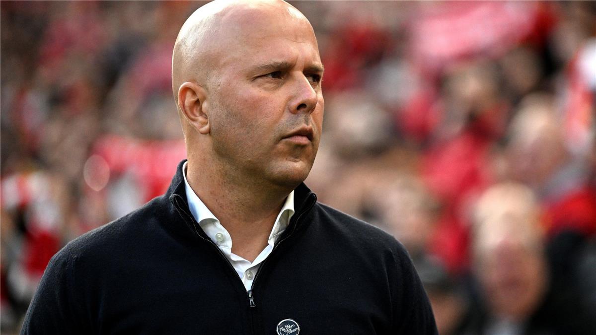 آرني سلوت يكشف عن رؤيته لتحديات تكيف اللاعبين الجدد تحت قيادة سلوت في ليفربول وتحفيز الريدز قبل قمة ليدز