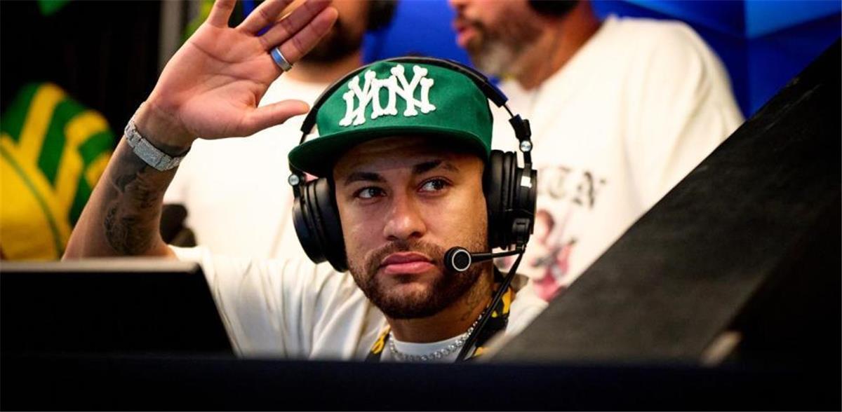 نيمار يفجر مفاجأة: أردا جولر هو أفضل لاعب وسط في العالم بلا منازع!