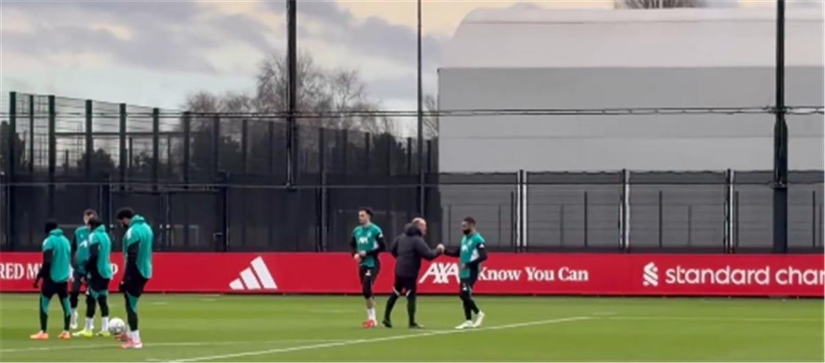 بالصور: نجمنا محمد صلاح يضيء تدريبات ليفربول قبل قمة مارسيليا بدوري الأبطال