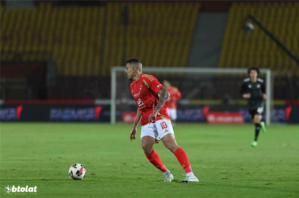 شوبير يكشف أسرار صفقات الأهلي الجديدة: تحليل شامل لنهج القلعة الحمراء وانتقال كامويش