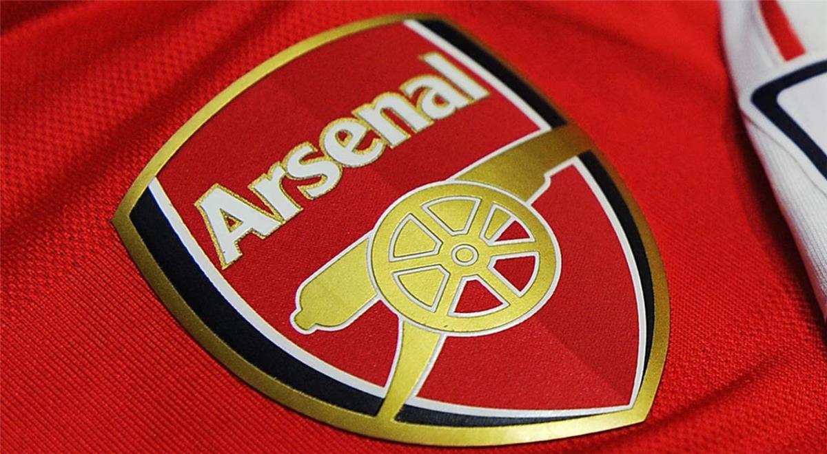 صدمة مدوية: آرسنال يؤكد إصابة ميكيل ميرينو ومخاوف جدية من انتهاء موسمه