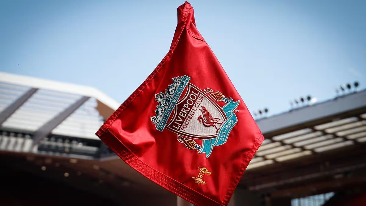 ليفربول يعزز صفوفه: تفاصيل عودة لاعبي ليفربول المعارين في الشتاء وتأثيرها