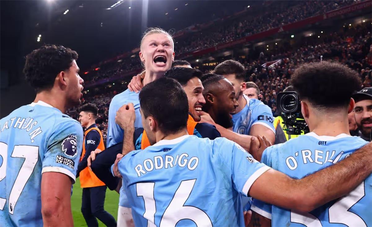 تحليل مارتن كيون المثير للجدل: فوز مانشستر سيتي على ليفربول يخدم مصالح آرسنال في الدوري الإنجليزي