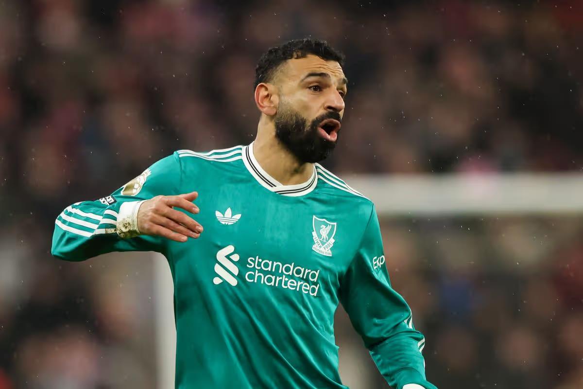 محمد صلاح يواصل تحطيم الأرقام القياسية مع ليفربول في صناعة الأهداف: مسيرة إعجازية