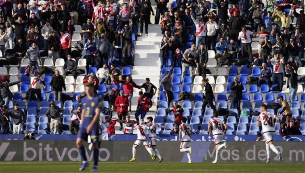 صدمة الأسبوع في الليجا: تحليل هزيمة أتلتيكو مدريد بثلاثية أمام رايو فاليكانو بعد رباعية برشلونة