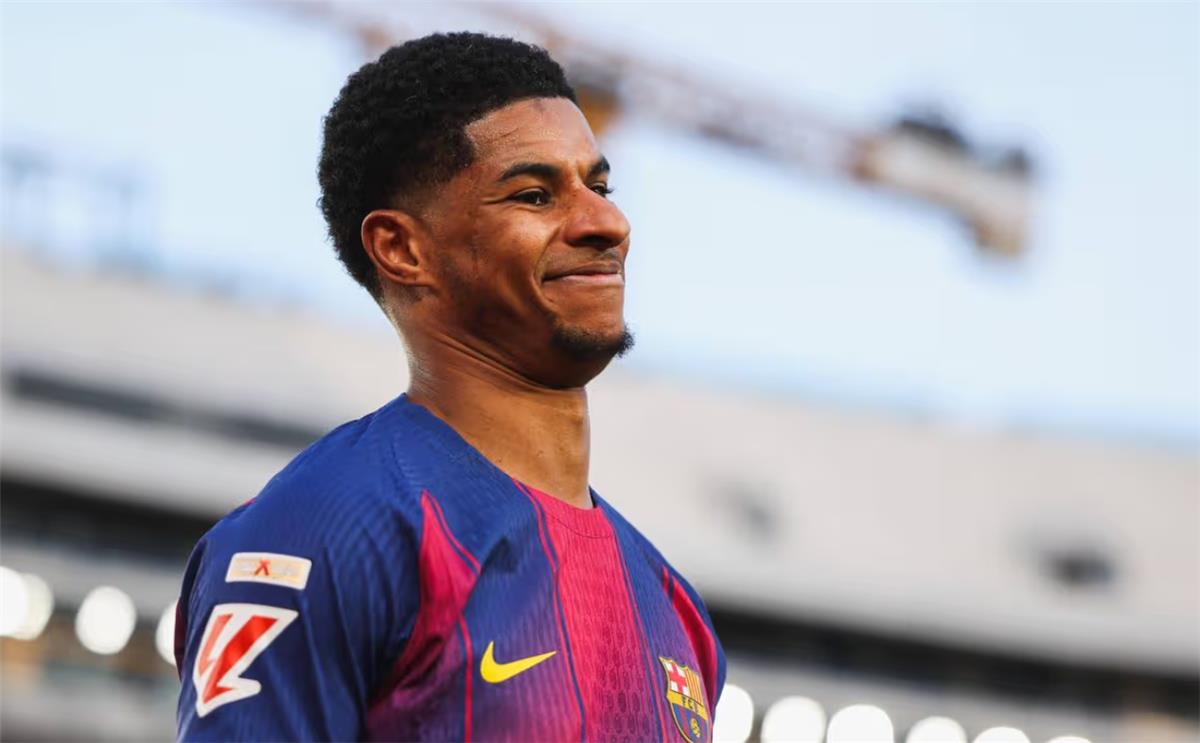 مصير ماركوس راشفورد ورقم قميصه مع مانشستر يونايتد: معضلة العودة وتحدي الرقم 10