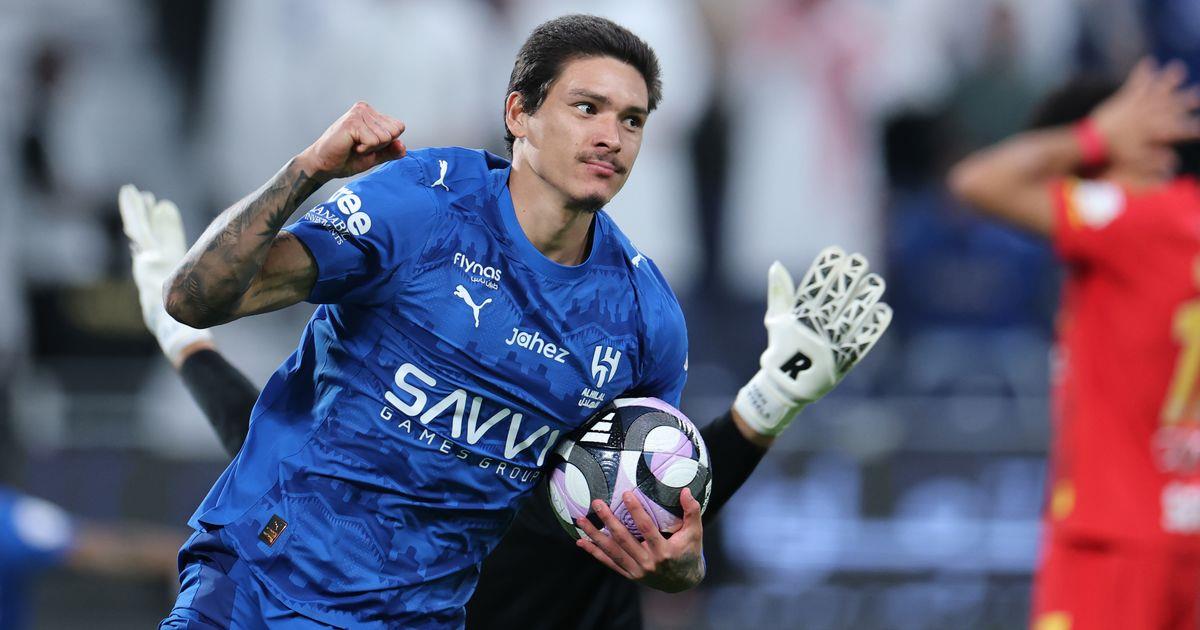 إنزاجي يوضح أسباب استبعاد داروين نونيز من الهلال: تفاصيل القرار وتداعياته الكبرى