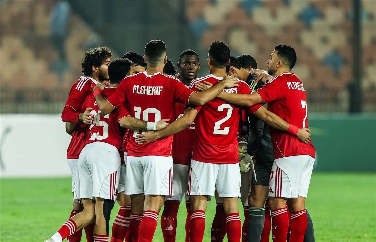 الأهلي يكشف عن مستجدات إصابات لاعبيه: الصفقة الجديدة خارج الخدمة وزيزو وتريزيجيه يقتربان من العودة