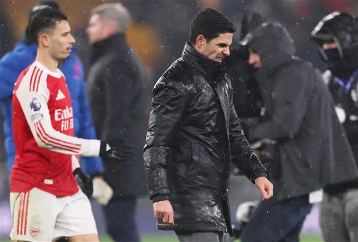 ميكيل أرتيتا يقرع ناقوس الخطر: انتقاد أرتيتا لأداء آرسنال بعد تعادل ولفرهامبتون وتأكيده على ضرورة النهوض الفوري
