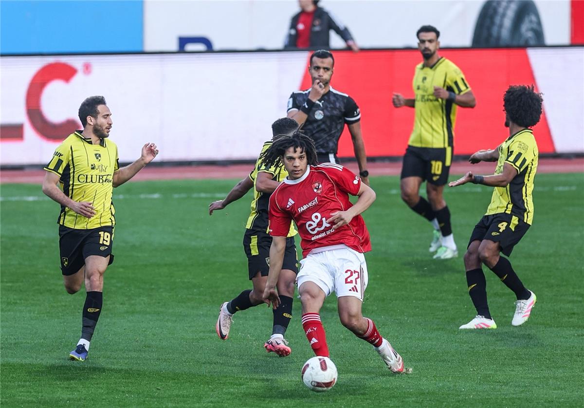 مروان عثمان يتوهج: تفاصيل هدف الأهلي الافتتاحي في شباك سموحة بالدوري