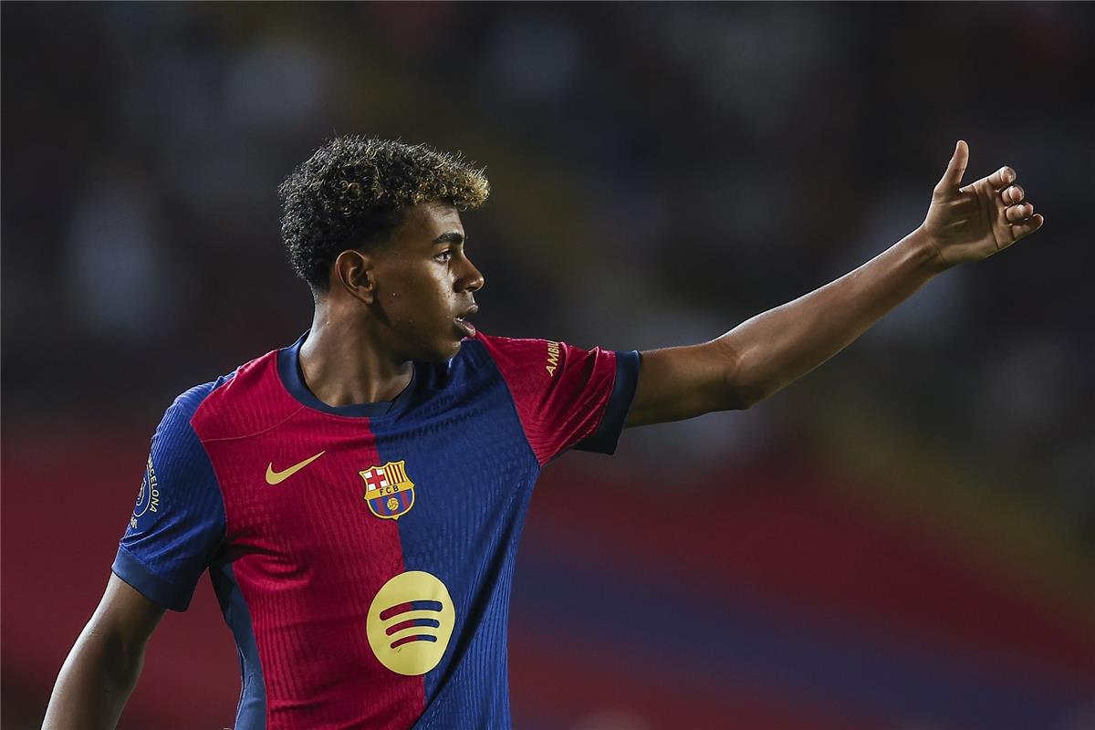 سولير يكشف: رؤية برشلونة لتعاقدات المستقبل والشباب بين طموح النجوم وصيانة المواهب