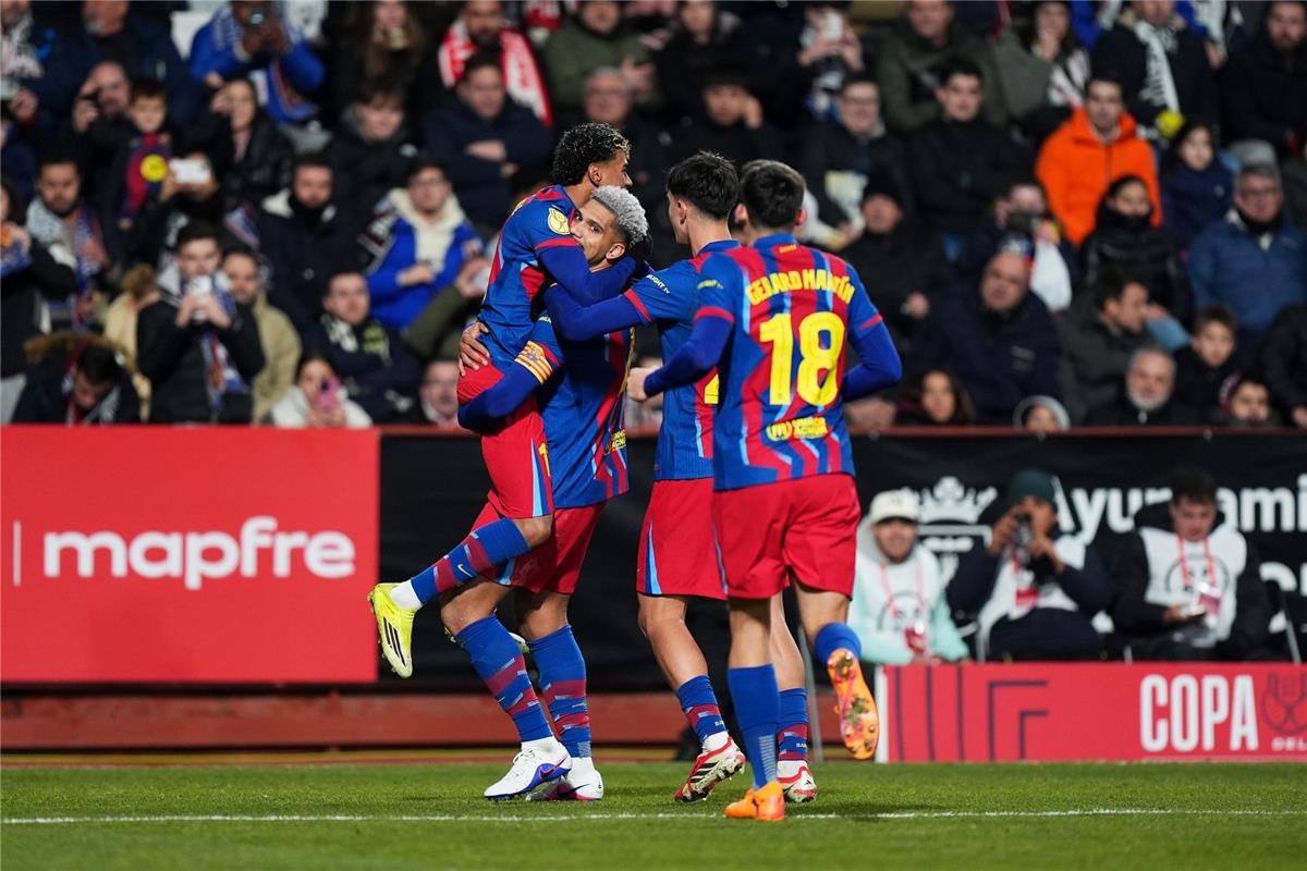 موقعة الليغا: الكشف عن التشكيل المتوقع لبرشلونة أمام فياريال ومعركة الصدارة