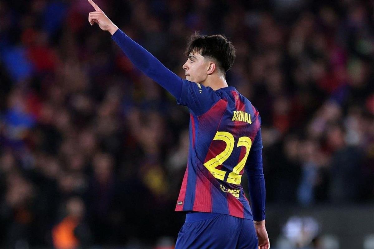 بيرنال يضيء الكامب نو: هدف مارك بيرنال الثالث يعيد برشلونة لسباق كأس الملك أمام الأتلتي