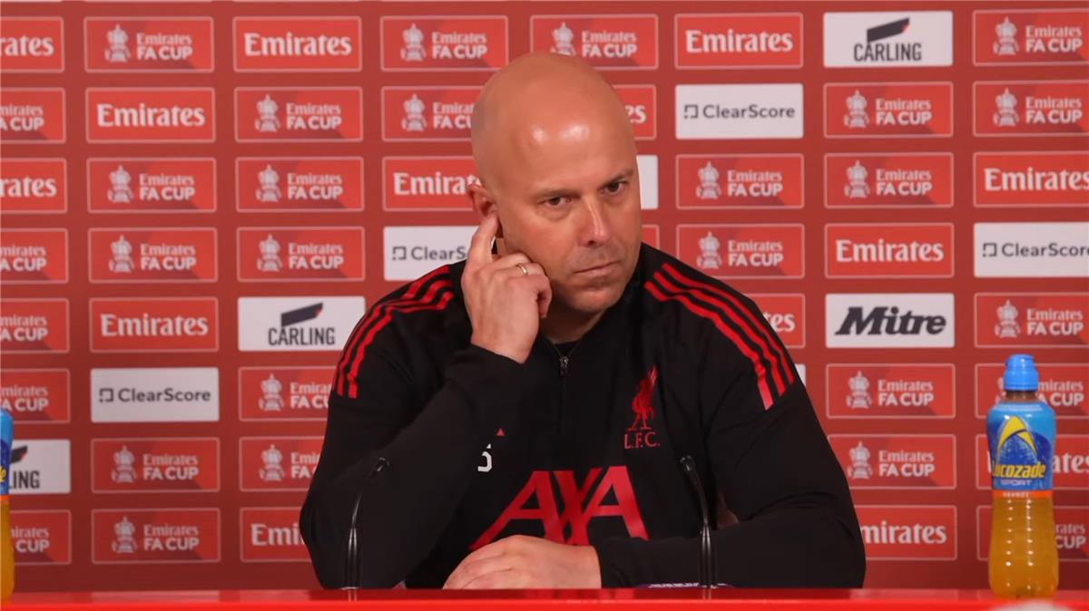 آرني سلوت يكشف رؤيته لهجوم ليفربول: ما وراء صلاح وعودة فيرتز المحتملة