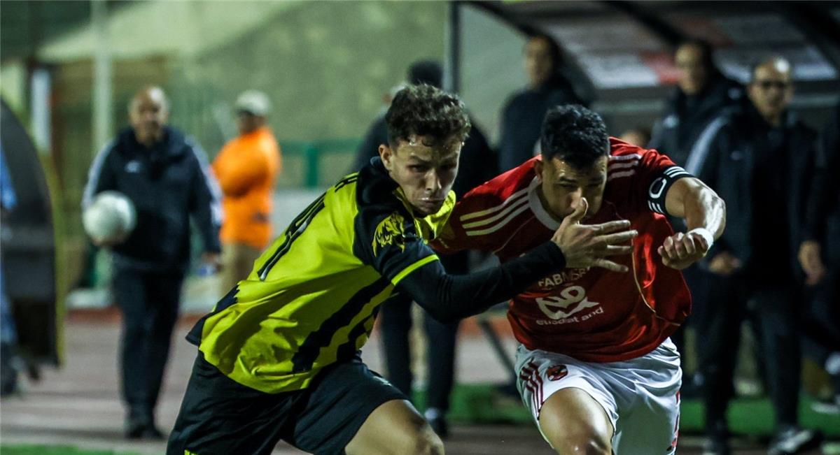 الأهلي ينتزع فوزًا ثمينًا من المقاولون: تحليل مباراة الأهلي والمقاولون العرب وتداعياتها على صدارة الدوري