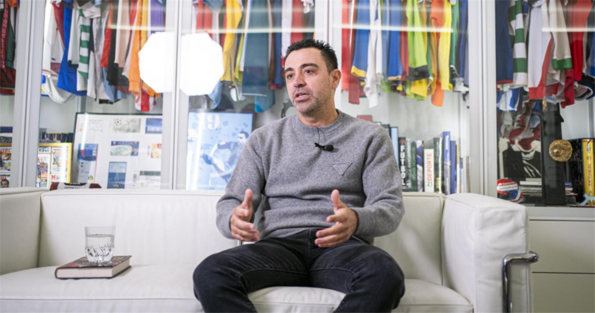 تشافي يكسر الصمت: الكشف عن الأسباب الحقيقية وراء عدم عودة ميسي لبرشلونة