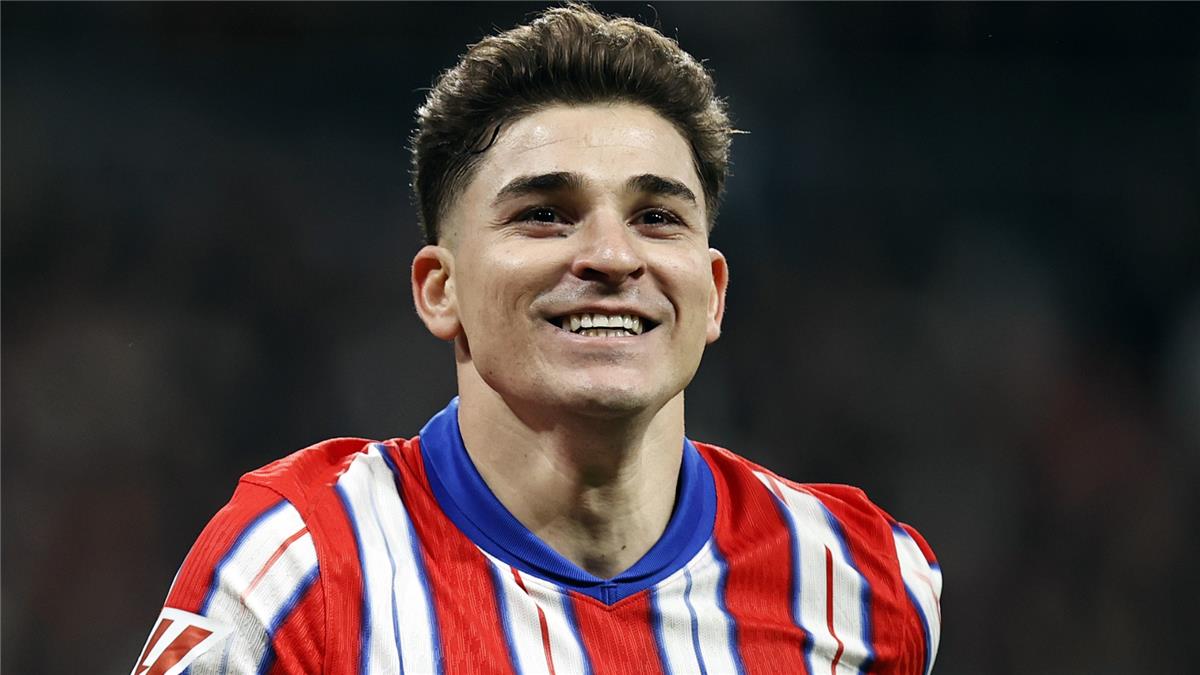 جوليان ألفاريز يضع حداً للشائعات: ‘سعيد جداً في أتلتيكو مدريد’ ومستقبله واضح