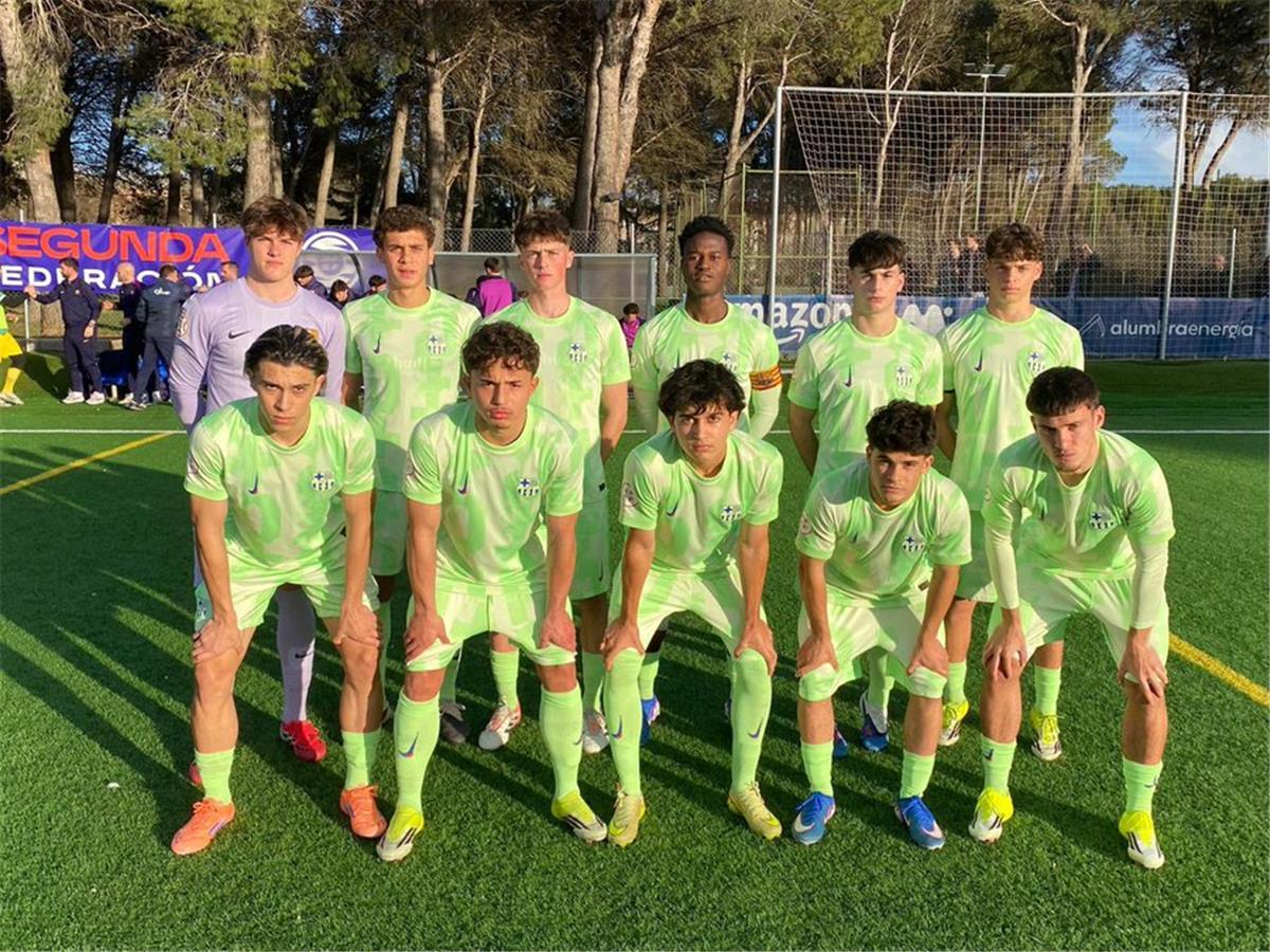 حمزة عبد الكريم: هل يسطع نجم الموهبة المصرية في سماء برشلونة للشباب ويحصد اللقب الأول؟