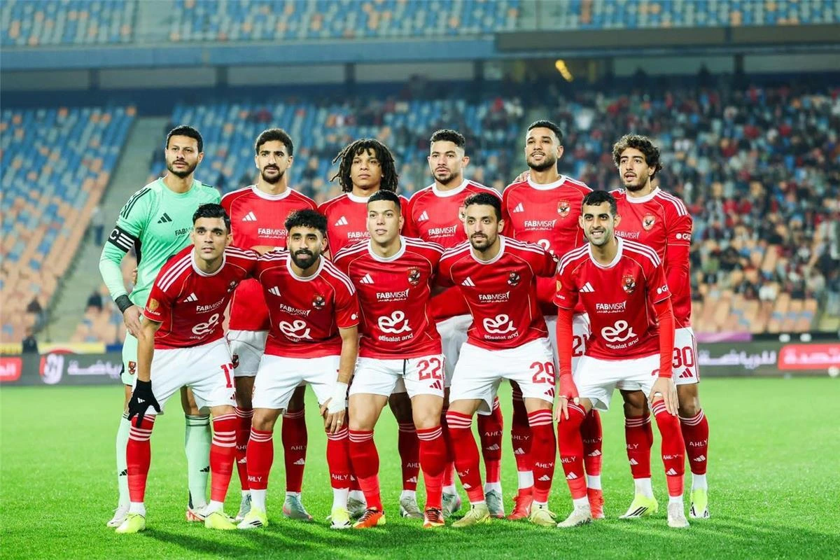 الكشف عن مواعيد مباريات الأهلي الحاسمة بالدوري المصري: طريق المارد الأحمر نحو اللقب