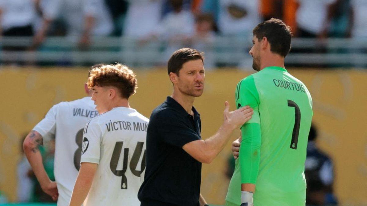 كورتوا يكسر الصمت ويكشف الحقيقة الكاملة: لاعبو ريال مدريد لم يتمردوا على ألونسو