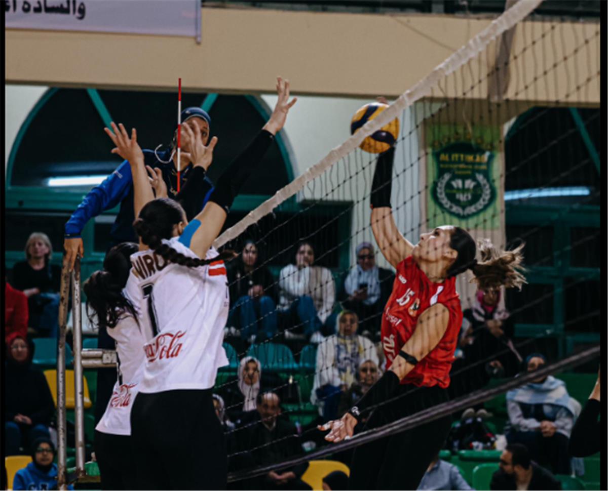 الأهلي يسطر التاريخ: تتويج الأهلي بلقب كأس مصر للطائرة سيدات بعد ملحمة كروية ضد الزمالك