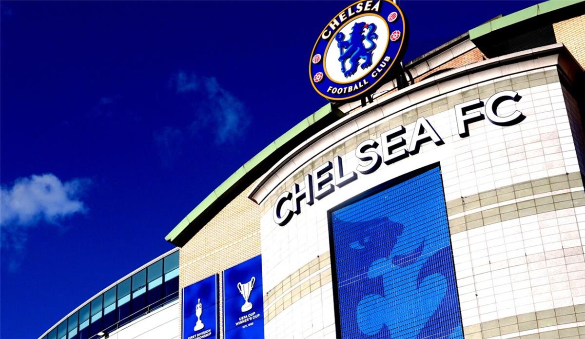 صدمة للبلوز: عقوبة تشيلسي بسبب انتهاكات مالية تاريخية تزلزل الدوري الإنجليزي
