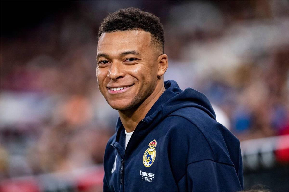 تكهنات حول خطة مشاركة كيليان مبابي أمام مانشستر سيتي في إياب دوري الأبطال