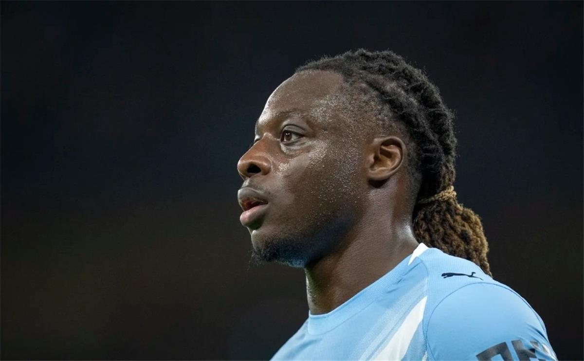 دوكو يكشف سر خيبة أمل مانشستر سيتي أمام ريال مدريد: واجهنا فريقًا مختلفًا