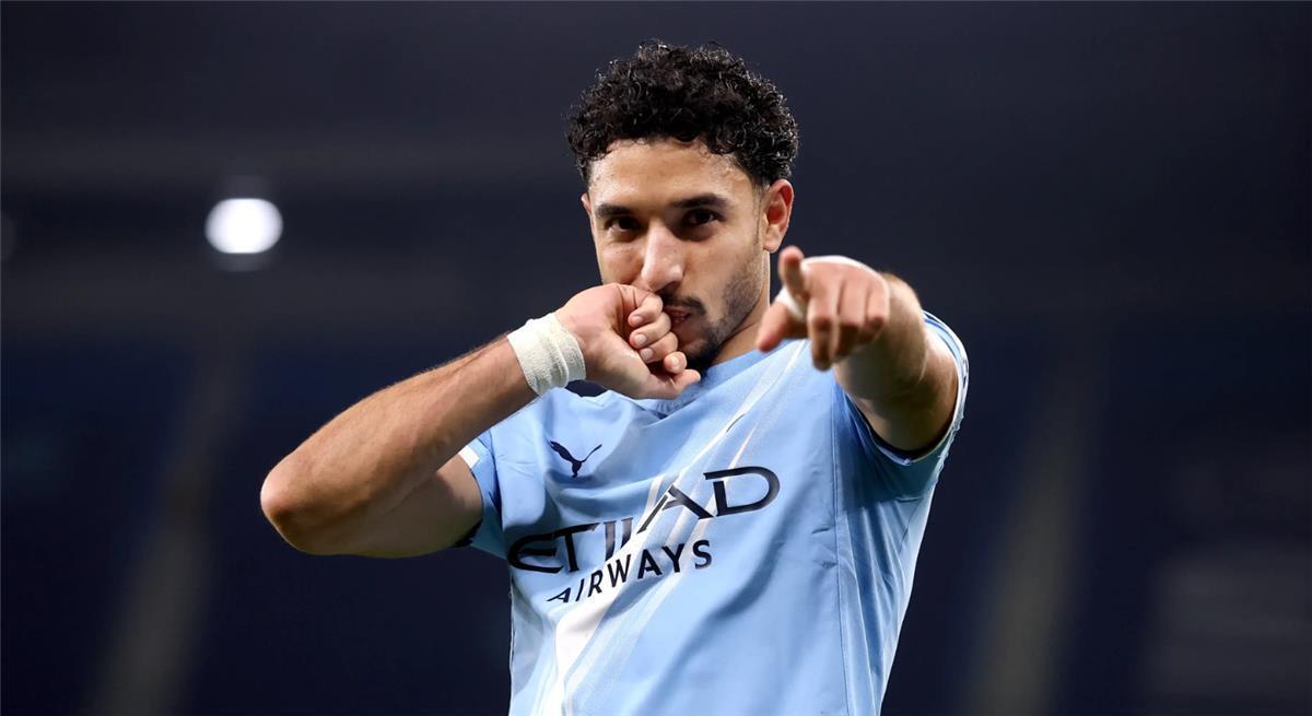 تطورات مثيرة في صفقة تبادلية مانشستر سيتي برشلونة مرموش: مستقبل كوبارسي على المحك!