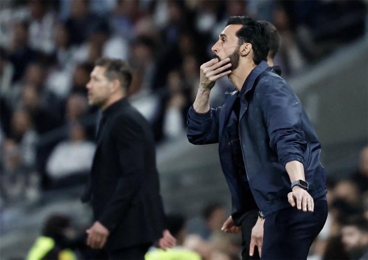 أربيلوا يكشف كواليس الديربي: تحليل أربيلوا لطرد فالفيردي وتألق فينيسيوس يقود ريال مدريد للانتصار