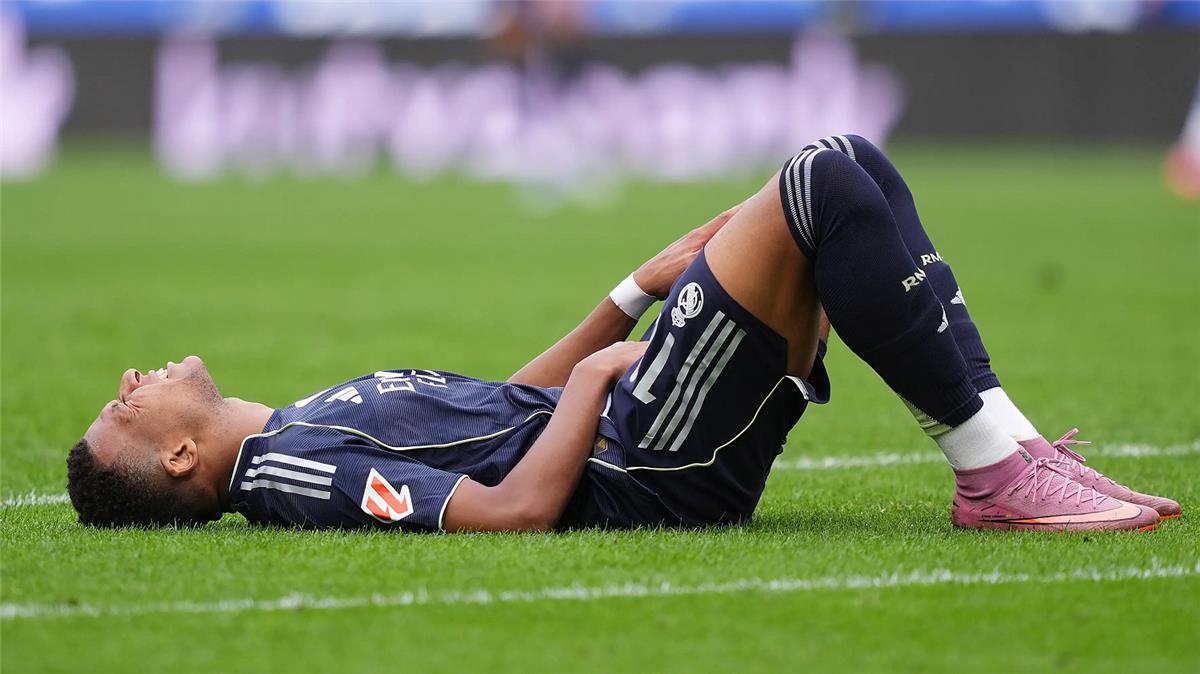 فضيحة طبية تهز ريال مدريد: صحفي فرنسي يكشف تداعيات خطأ تشخيص إصابة كيليان مبابي الكارثي