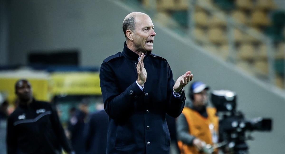 الأهلي يفتح صفحة جديدة: تفاصيل اجتماع ياسين منصور وعبد الحفيظ مع توروب لرسم ملامح المستقبل