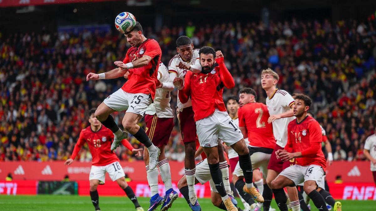 المغرب يقدم ملفاً قوياً لاستضافة نهائي كأس العالم 2030: هل تطيح العنصرية بالأحلام الإسبانية؟