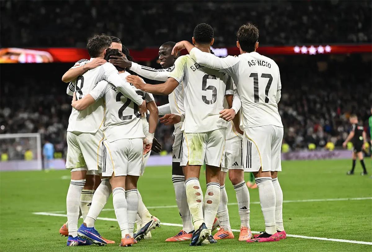 الستار يُسدل: الكشف عن الأسباب الحقيقية وراء رحيل ديفيد ألابا عن ريال مدريد