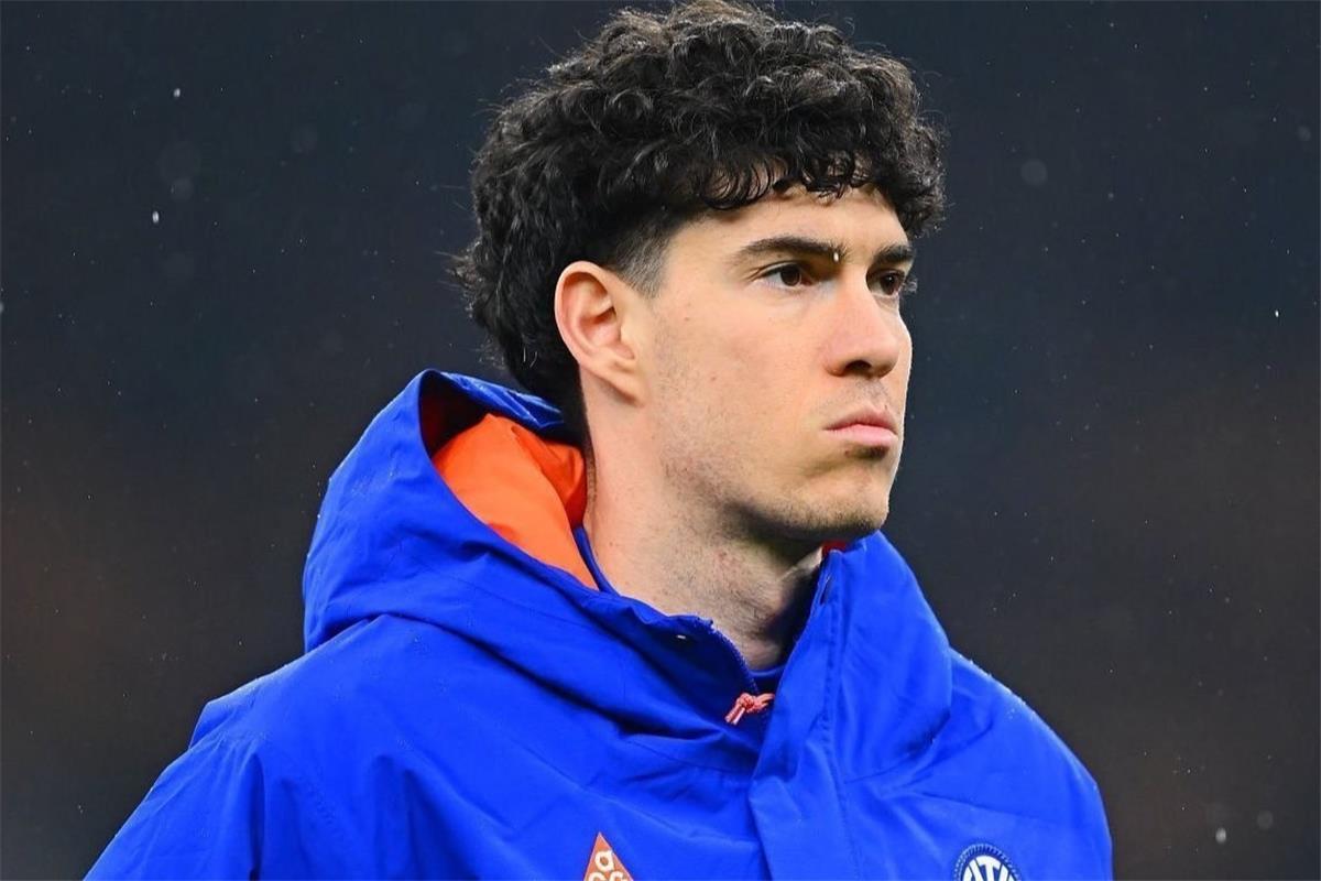 تشيفو يفك شفرة صمت إنتر: كواليس اهتمام برشلونة بضم باستوني ومصير اللاعب