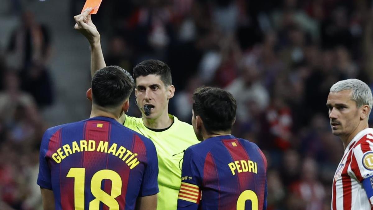 لو نورماند يفتح النار: كواليس “جدل إلغاء طرد جيرارد مارتن” يشعل قمة برشلونة وأتلتيكو